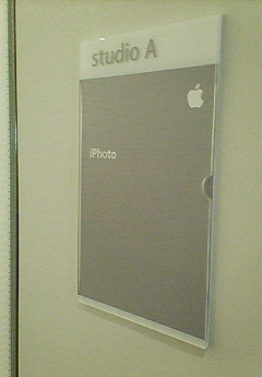 applestoreiphoto.jpg
